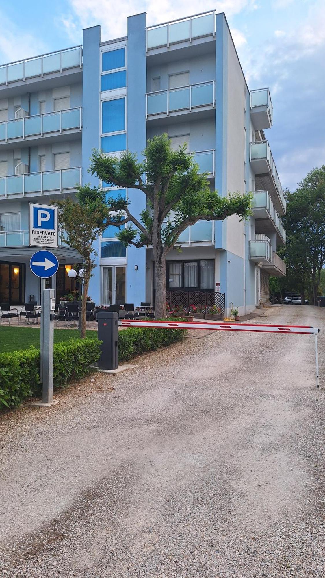 Hotel Massimo Cervia Exterior photo